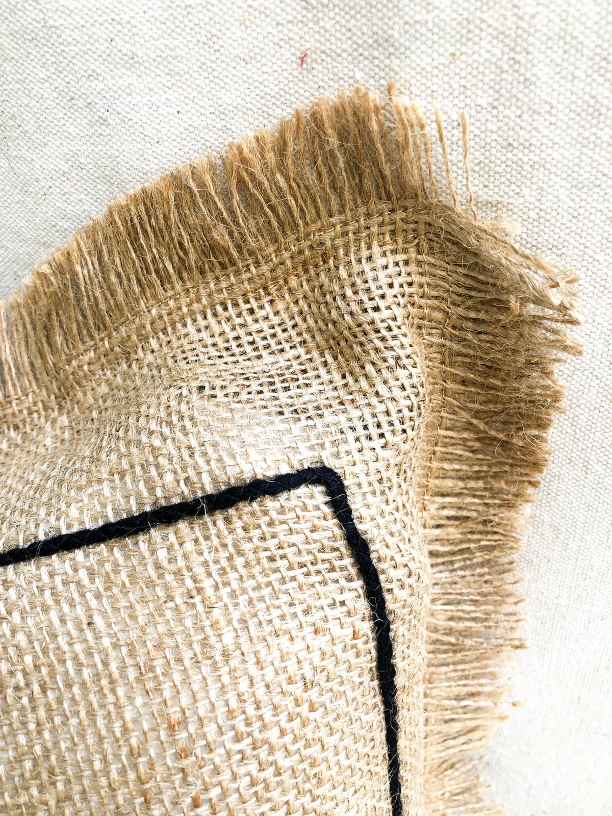 Cojín Copihue · detalle 4